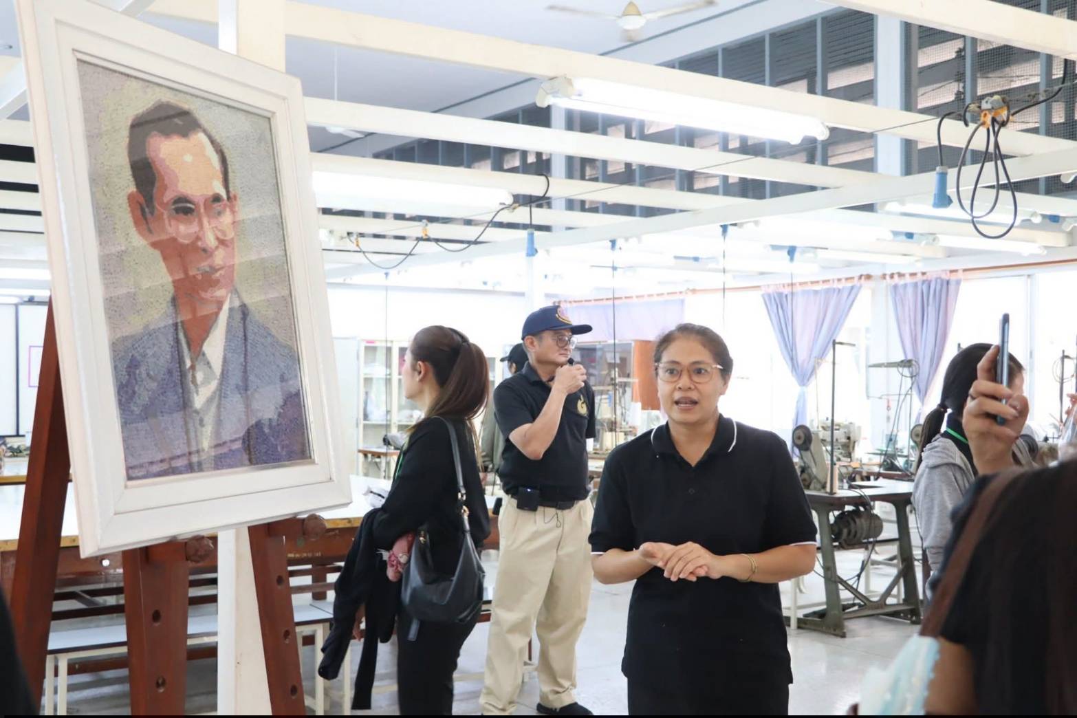 title - ผู้อำนวยการกลุ่มฝึกอบรมและการพัฒนาผลิตภัณฑ์ (ศพส.) ได้รับเชิญเป็นผู้บรรยายพิเศษ  ให้แก่ ข้าราชการใหม่ รุ่นที่ 10 หลักสูตร ต้นกล้าข้าราชการ ประจำปีงบประมาณ พ.ศ. 2569 ณ ห้องประชุมอาคาร 100 ปี ศูนย์ส่งเสริมและพัฒนาอาชีพเสริมนอกภาคการเกษตร